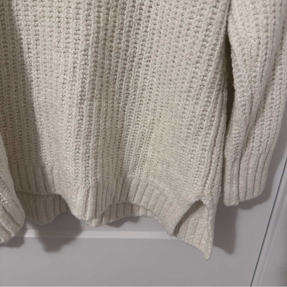 Old Navy White Knit Oversized Pull Over Turtleneck Sweater Size Medium Women’s - Picture 7 of 9